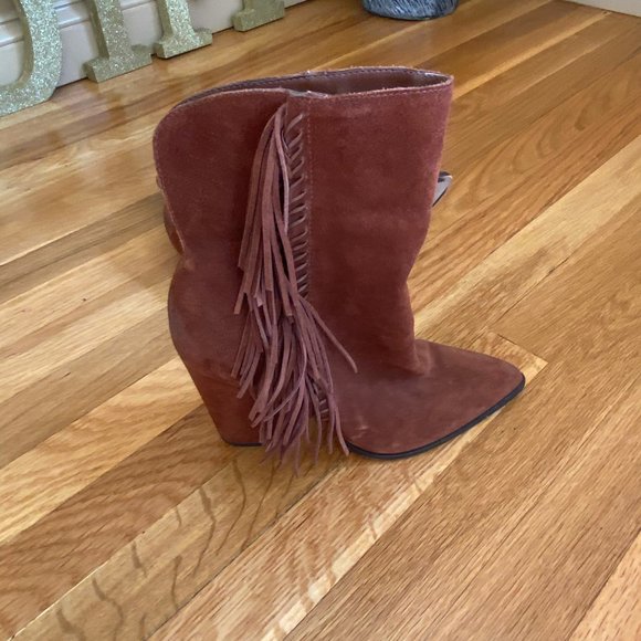 Dolce Vita Brown Tassle Bootss - Picture 2 of 3